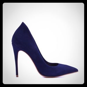 NEVER WORN Navy Blue velvet pump